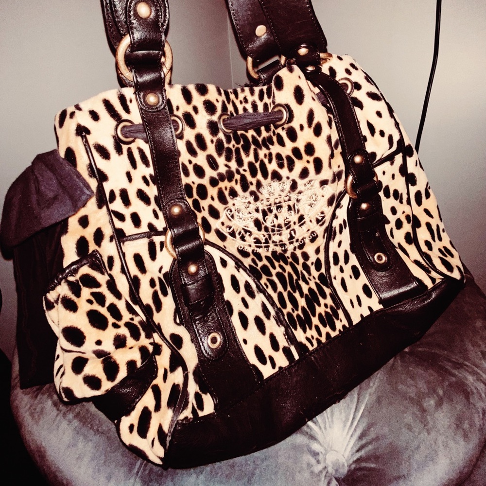 Like new, nice roomy fur Juicy Couture bag 💋❤️‍🔥